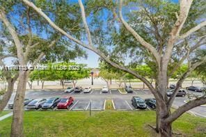 Active With Contract: $1,900 (2 beds, 2 baths, 820 Square Feet)