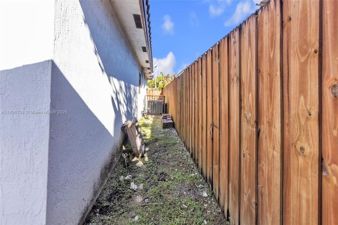 最近售出: $529,000 (3 贝兹, 2 浴室, 1573 平方英尺)