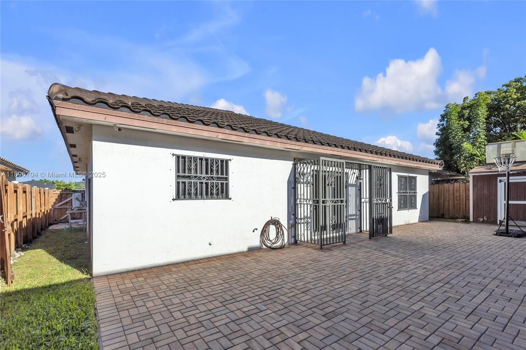 最近售出: $529,000 (3 贝兹, 2 浴室, 1573 平方英尺)