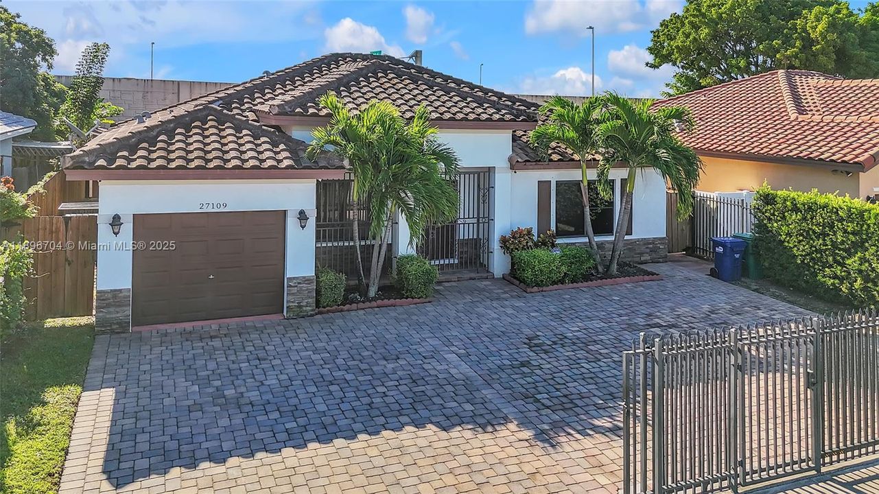 最近售出: $529,000 (3 贝兹, 2 浴室, 1573 平方英尺)