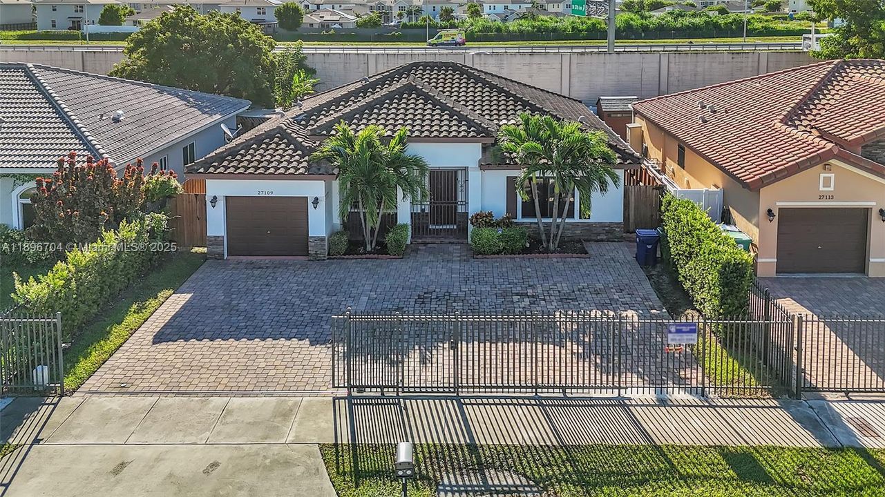 最近售出: $529,000 (3 贝兹, 2 浴室, 1573 平方英尺)