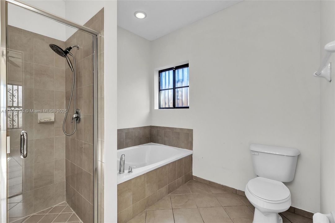 最近售出: $529,000 (3 贝兹, 2 浴室, 1573 平方英尺)