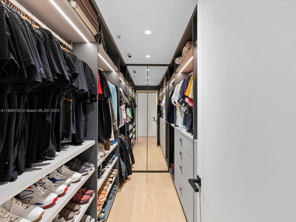 For Rent: $16,500 (2 beds, 2 baths, 2803 Square Feet)