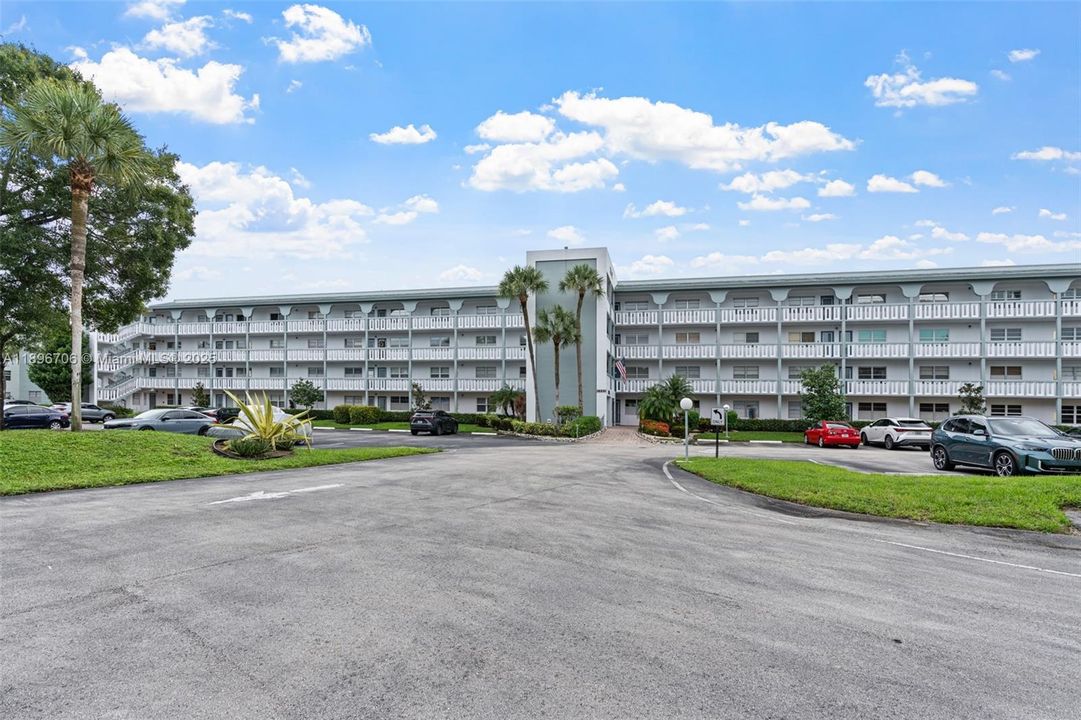 For Sale: $135,000 (2 beds, 2 baths, 1156 Square Feet)