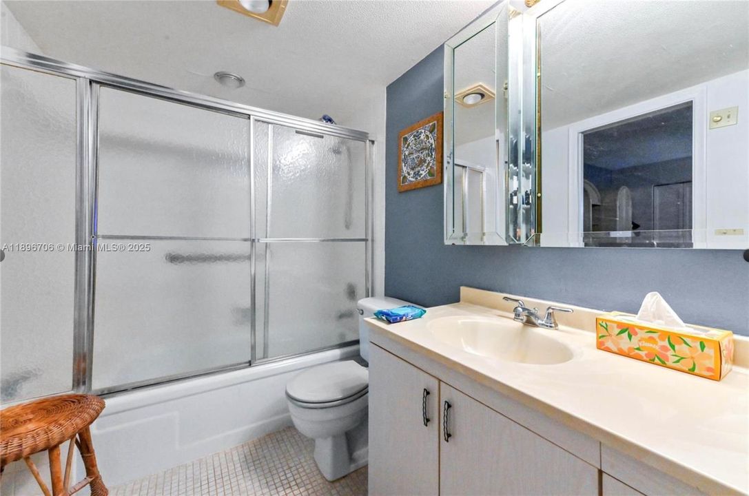 For Sale: $135,000 (2 beds, 2 baths, 1156 Square Feet)