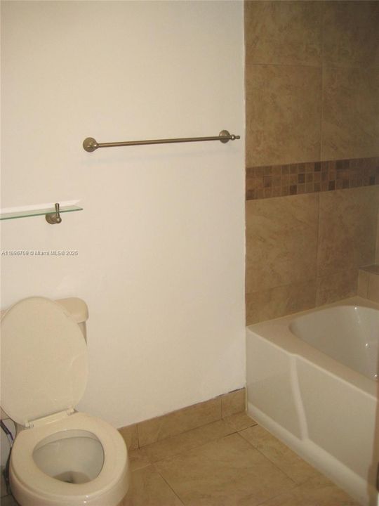 В аренду: $2,700 (2 спален, 2 ванн, 1292 Квадратных фут)