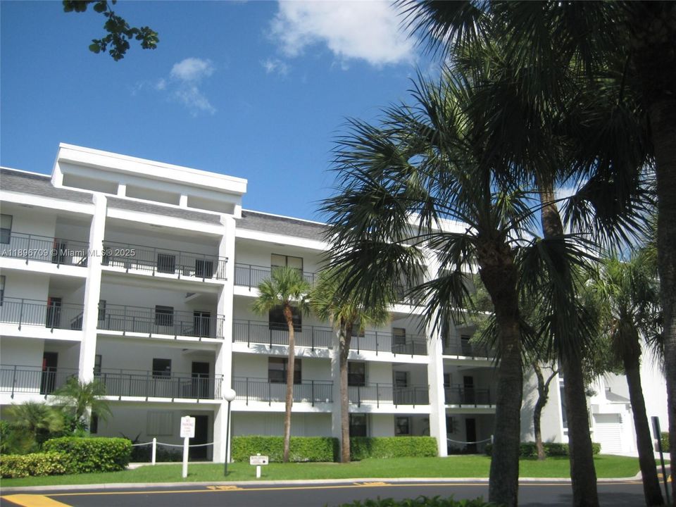 В аренду: $2,700 (2 спален, 2 ванн, 1292 Квадратных фут)