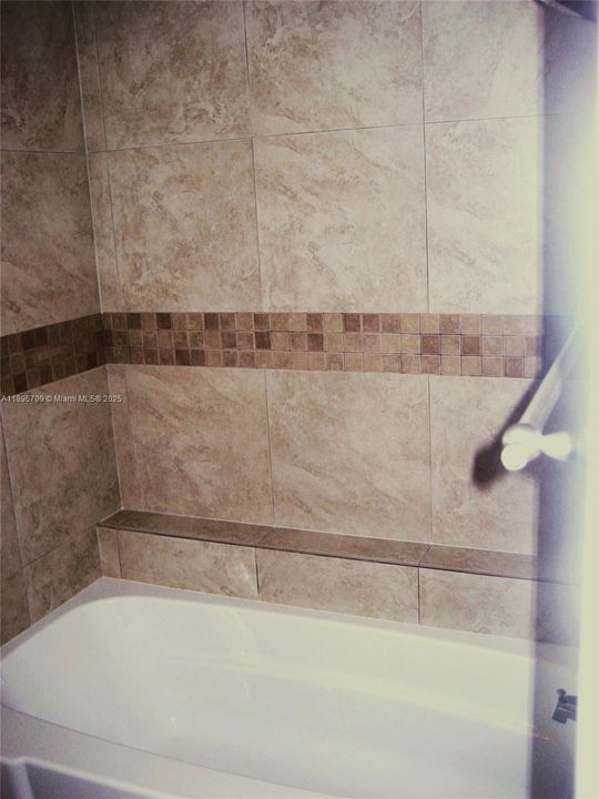 В аренду: $2,700 (2 спален, 2 ванн, 1292 Квадратных фут)