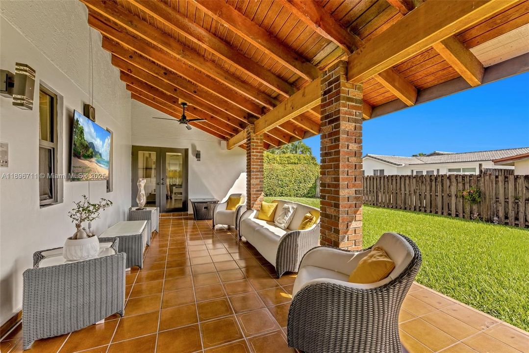 For Rent: $4,900 (4 beds, 2 baths, 2067 Square Feet)