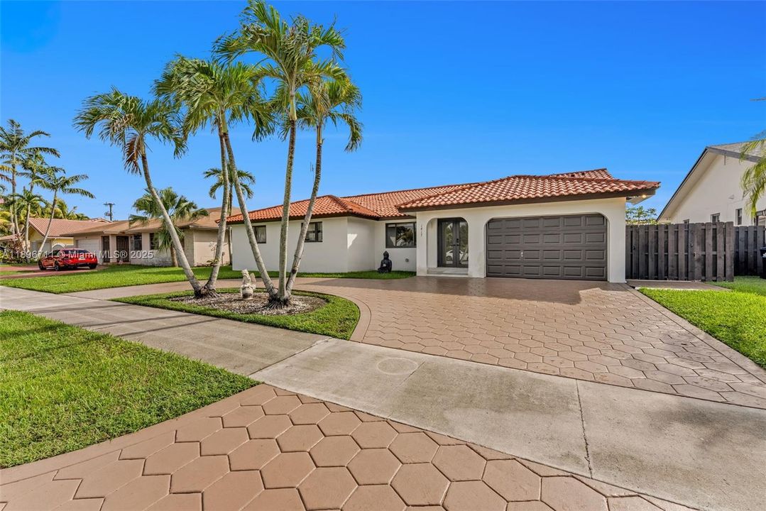 For Rent: $4,900 (4 beds, 2 baths, 2067 Square Feet)