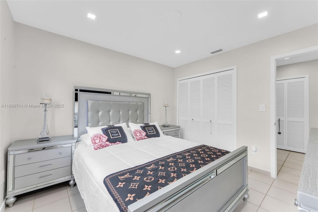 For Rent: $4,900 (4 beds, 2 baths, 2067 Square Feet)