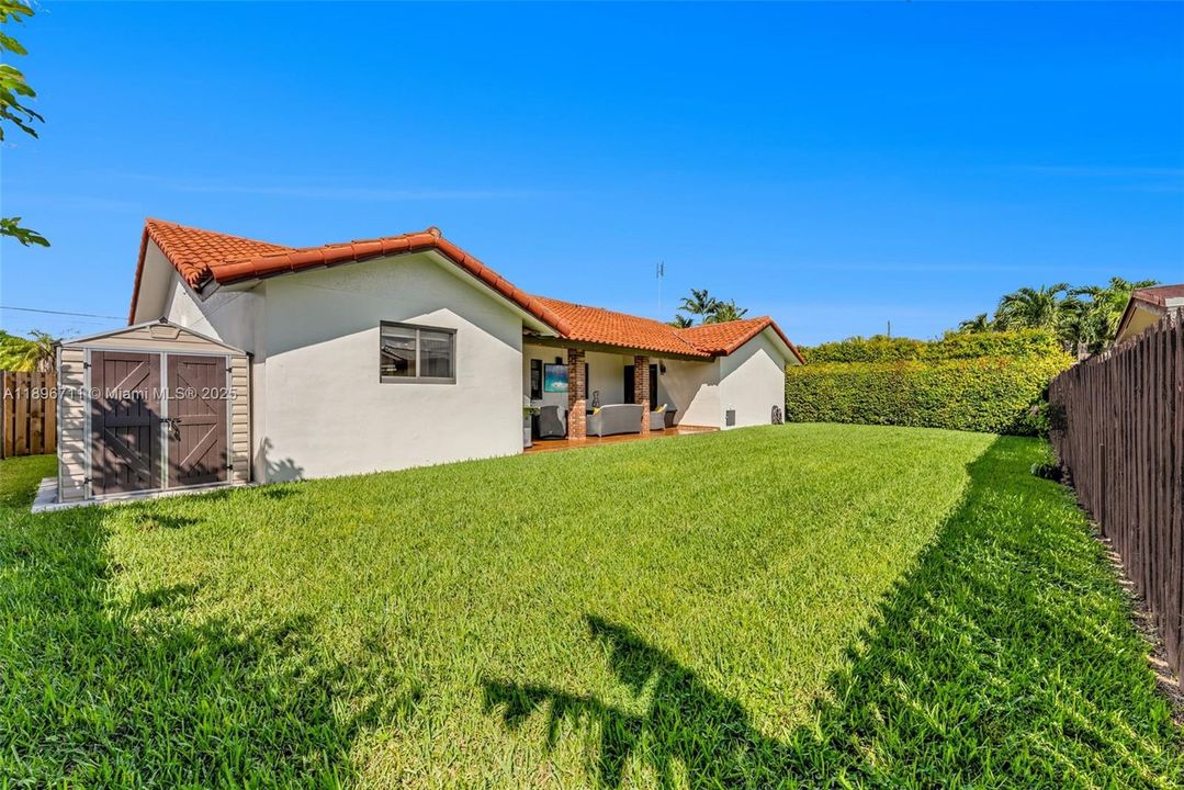 For Rent: $4,900 (4 beds, 2 baths, 2067 Square Feet)