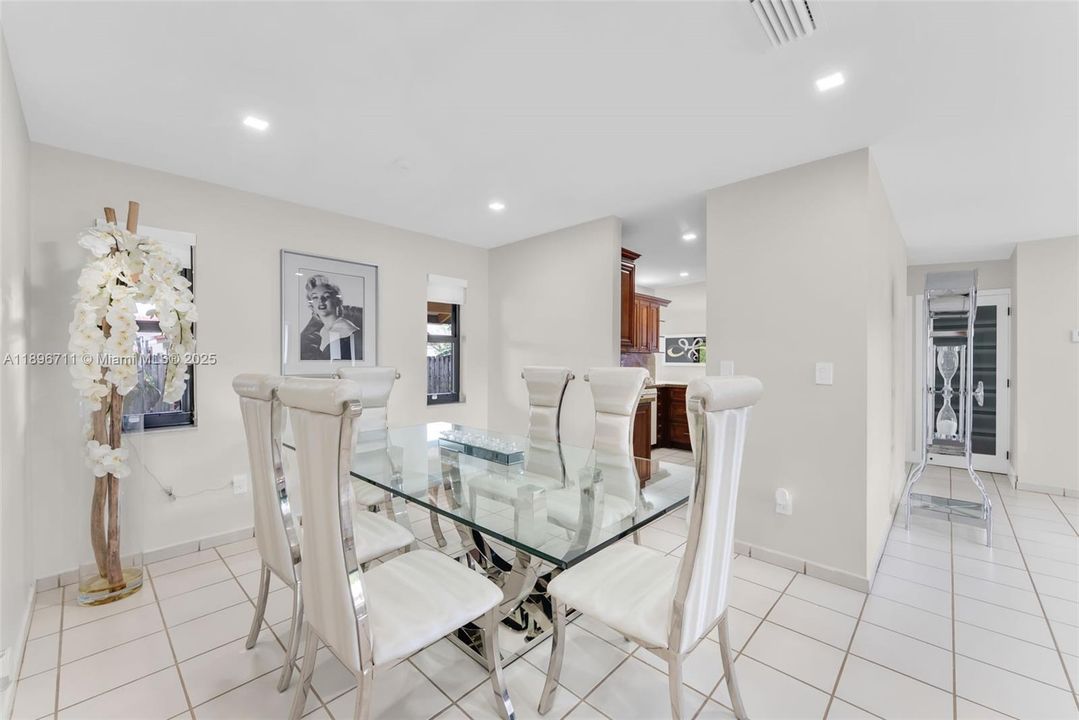 For Rent: $4,900 (4 beds, 2 baths, 2067 Square Feet)