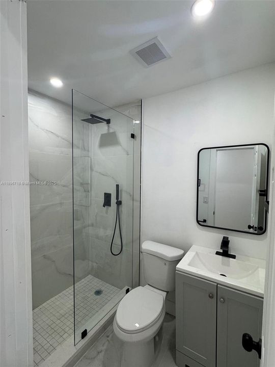 Active With Contract: $439,000 (3 beds, 2 baths, 912 Square Feet)