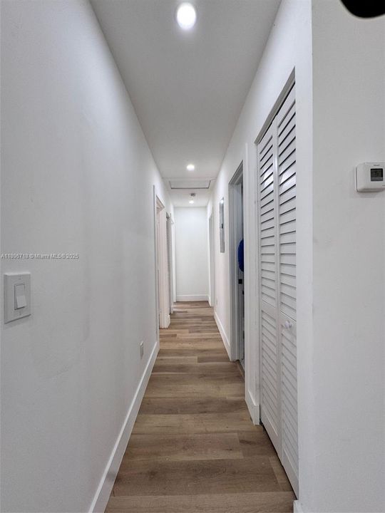 Active With Contract: $439,000 (3 beds, 2 baths, 912 Square Feet)