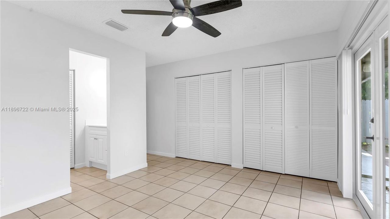 最近租的: $3,000 (3 贝兹, 2 浴室, 1221 平方英尺)