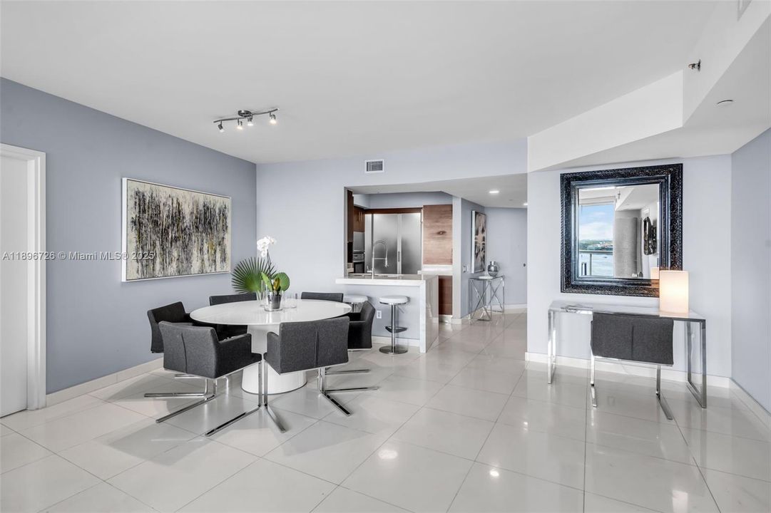 Recently Rented: $11,700 (2 beds, 2 baths, 1750 Square Feet)