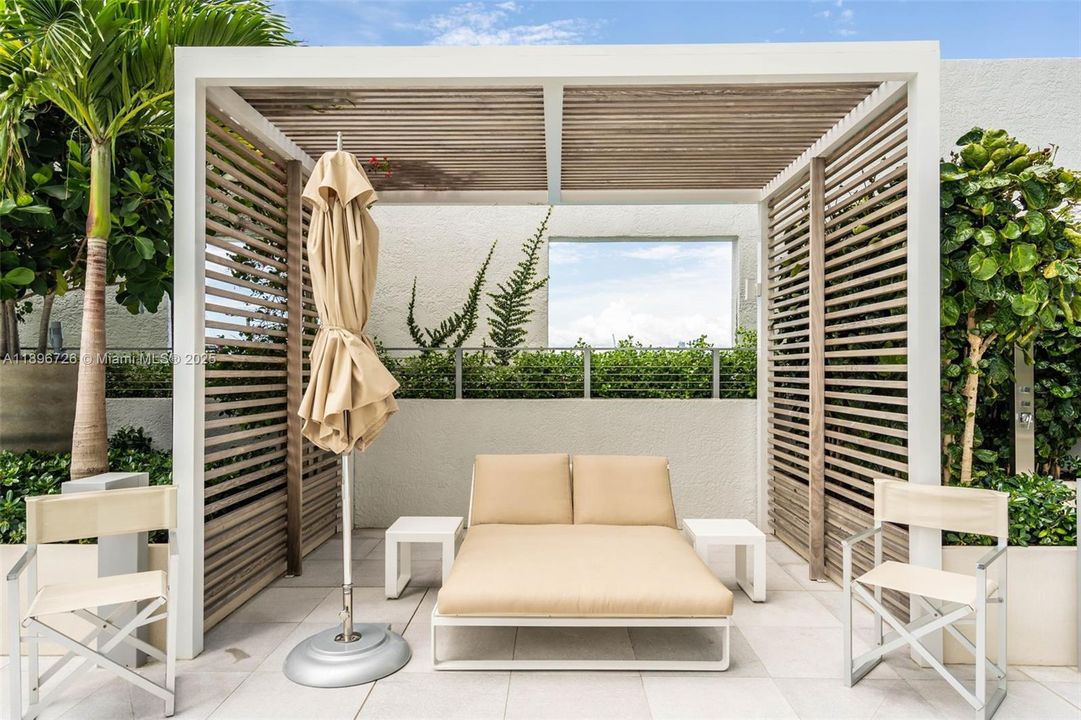 Recently Rented: $11,700 (2 beds, 2 baths, 1750 Square Feet)