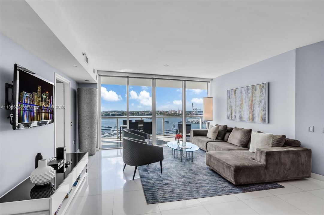 Recently Rented: $11,700 (2 beds, 2 baths, 1750 Square Feet)