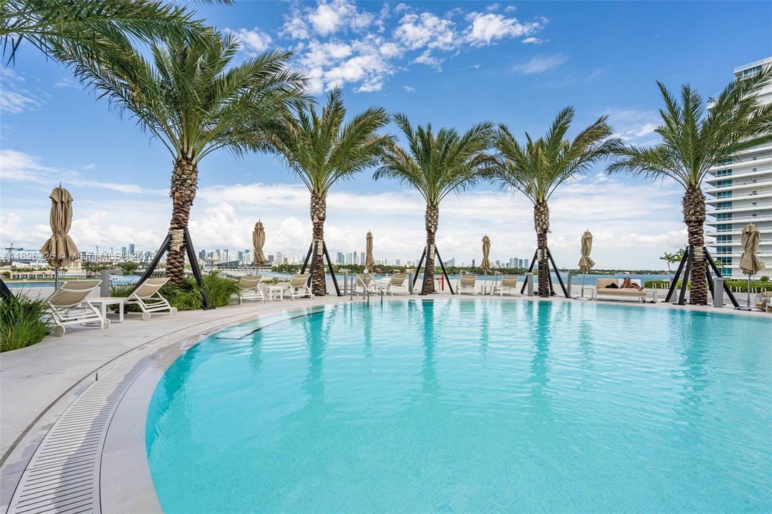 Recently Rented: $11,700 (2 beds, 2 baths, 1750 Square Feet)