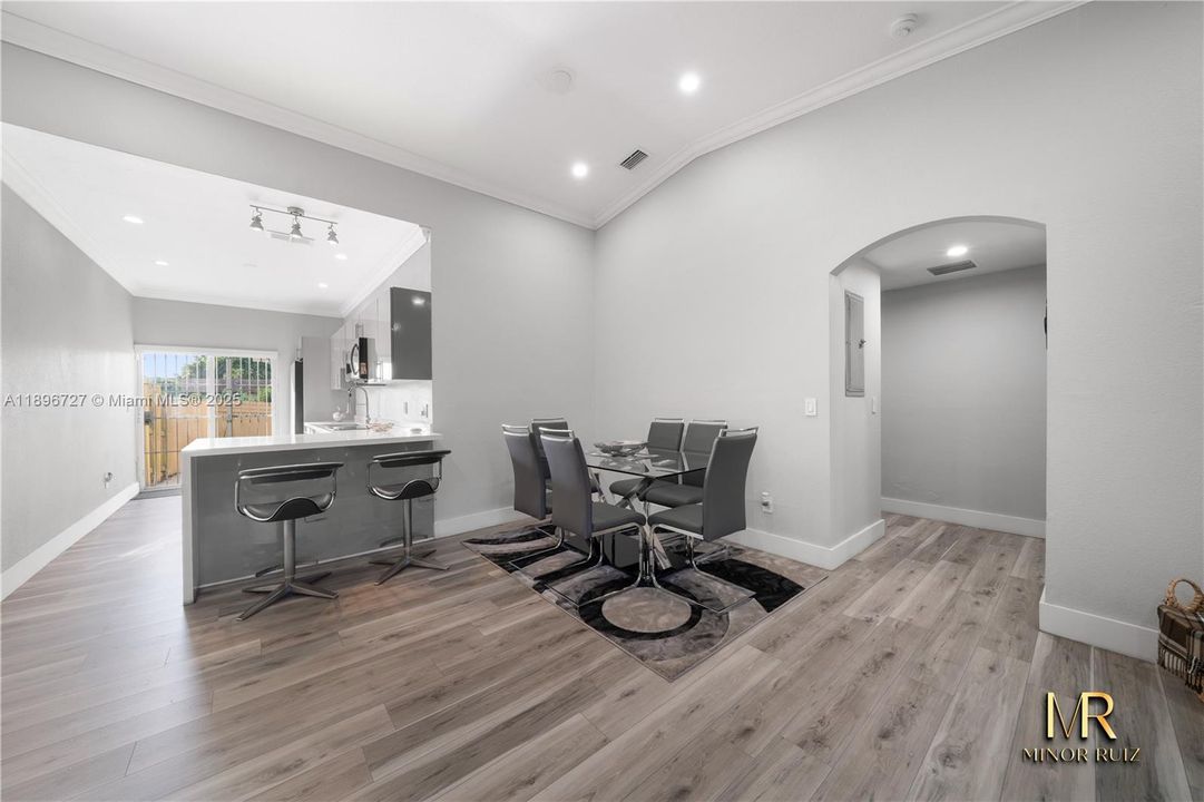 Active With Contract: $350,000 (3 beds, 2 baths, 1160 Square Feet)