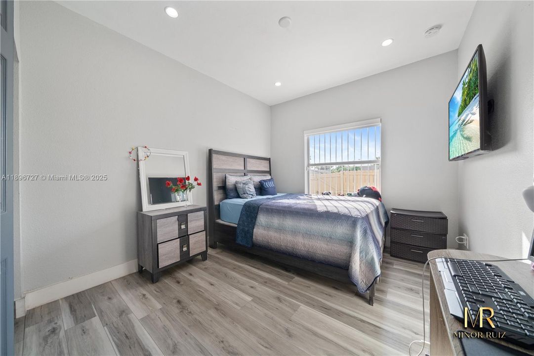 Active With Contract: $350,000 (3 beds, 2 baths, 1160 Square Feet)