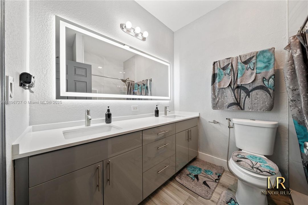 Active With Contract: $350,000 (3 beds, 2 baths, 1160 Square Feet)