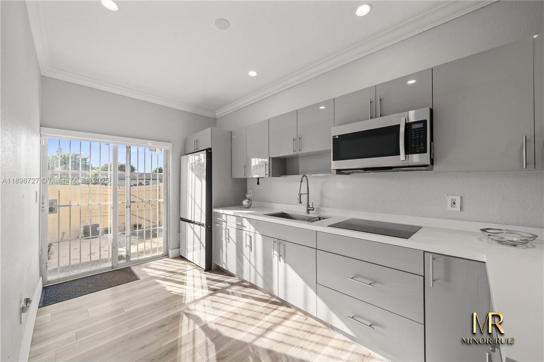 Active With Contract: $350,000 (3 beds, 2 baths, 1160 Square Feet)