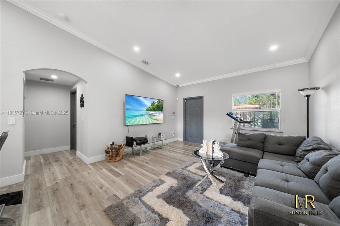 Active With Contract: $350,000 (3 beds, 2 baths, 1160 Square Feet)