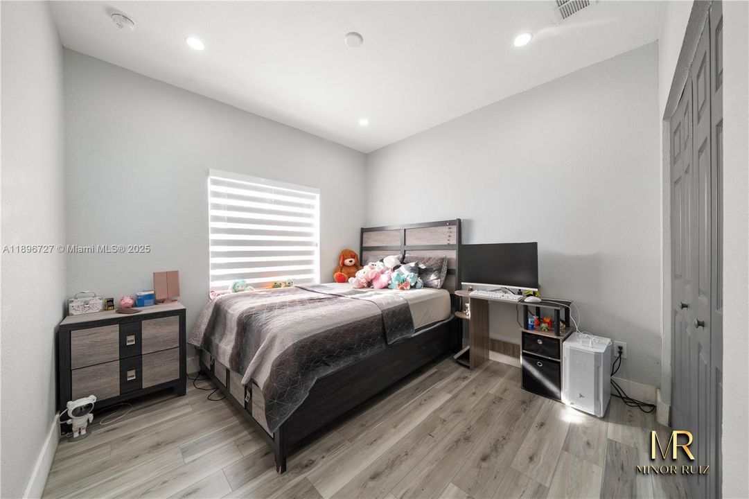 Active With Contract: $350,000 (3 beds, 2 baths, 1160 Square Feet)