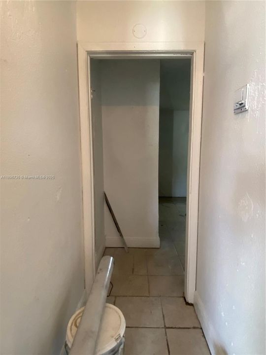 For Sale: $300,000 (2 beds, 2 baths, 1080 Square Feet)