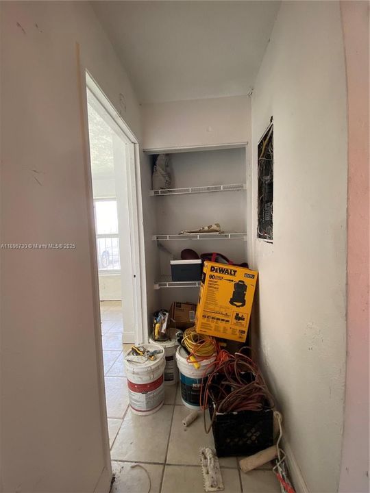 For Sale: $300,000 (2 beds, 2 baths, 1080 Square Feet)