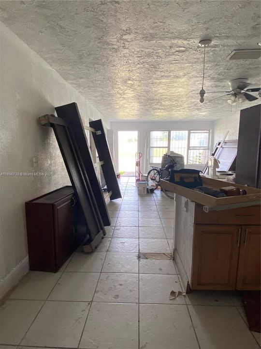 For Sale: $300,000 (2 beds, 2 baths, 1080 Square Feet)