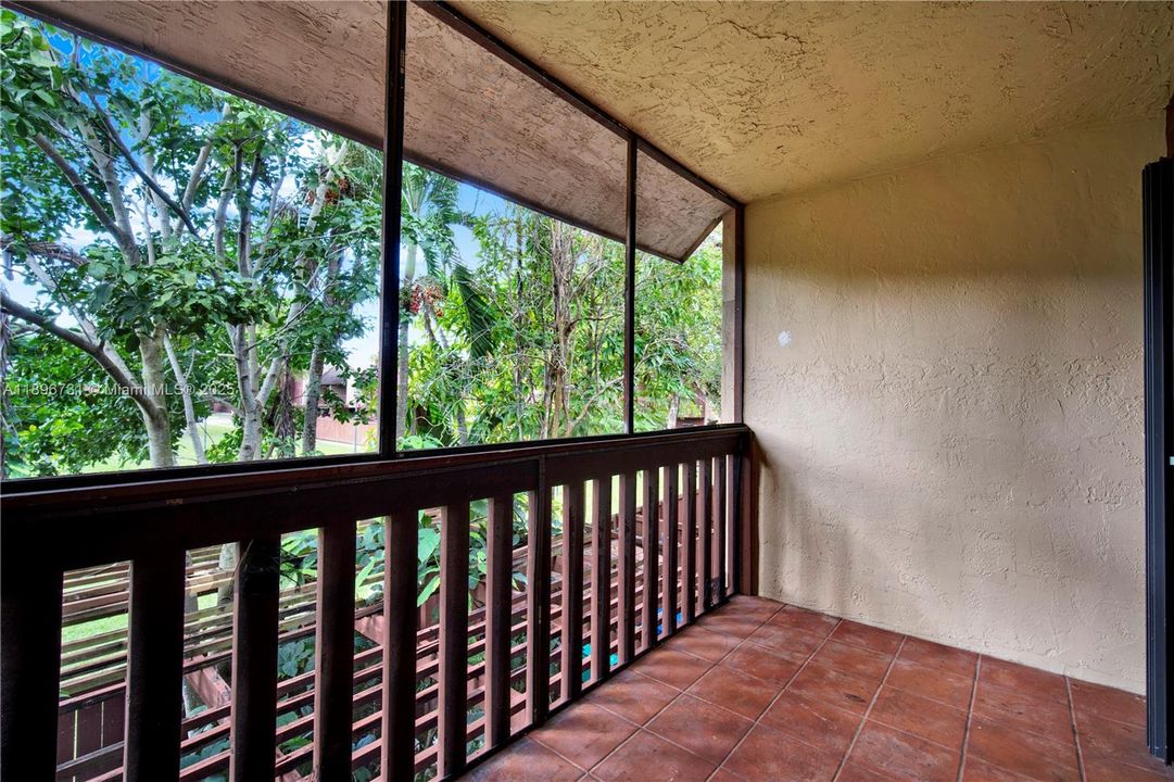 Под контрактом: $315,000 (2 спален, 2 ванн, 1310 Квадратных фут)