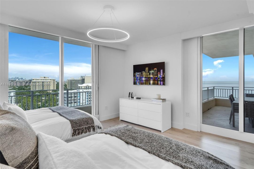 Recently Sold: $4,500,000 (3 beds, 3 baths, 2510 Square Feet)