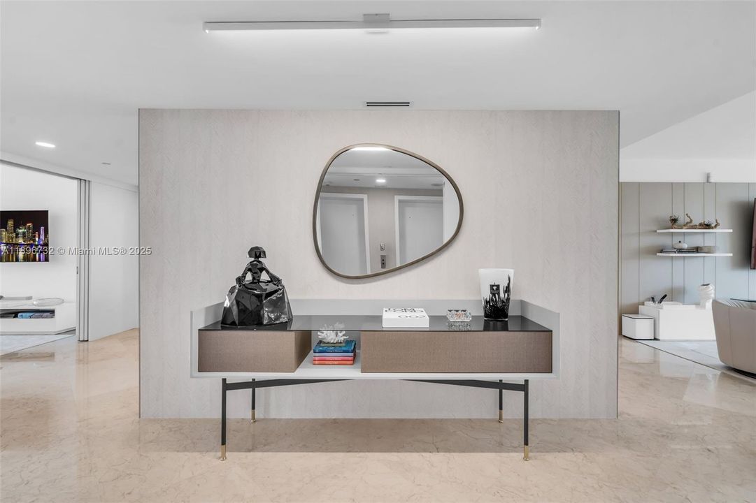 Recently Sold: $4,500,000 (3 beds, 3 baths, 2510 Square Feet)