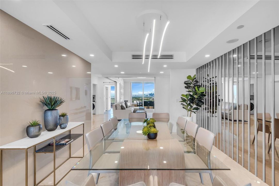 Recently Sold: $4,500,000 (3 beds, 3 baths, 2510 Square Feet)