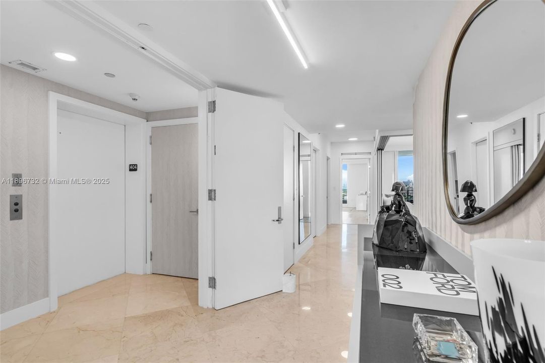 Recently Sold: $4,500,000 (3 beds, 3 baths, 2510 Square Feet)