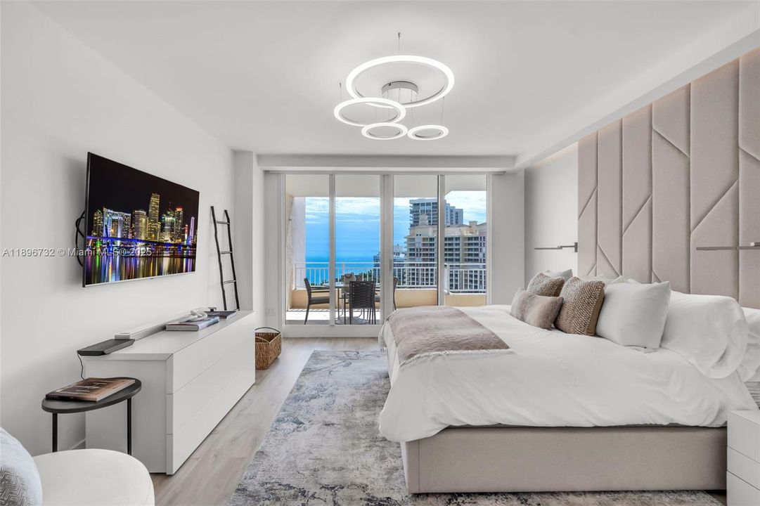 Recently Sold: $4,500,000 (3 beds, 3 baths, 2510 Square Feet)