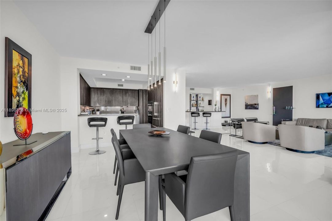 For Sale: $2,400,000 (3 beds, 3 baths, 3264 Square Feet)