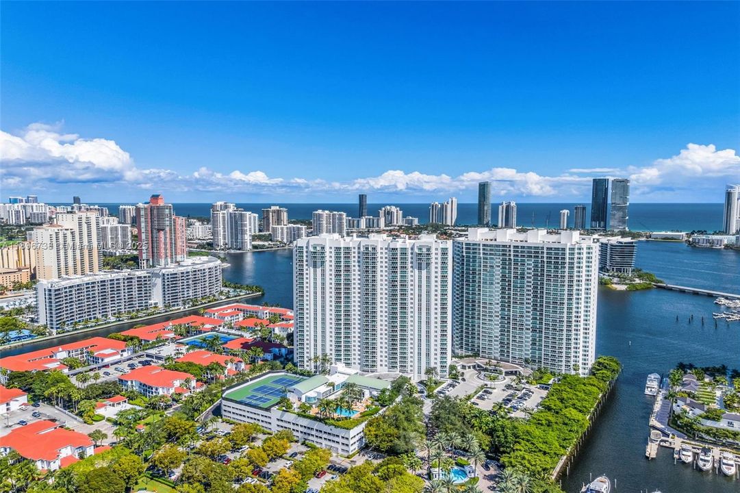 For Sale: $2,400,000 (3 beds, 3 baths, 3264 Square Feet)