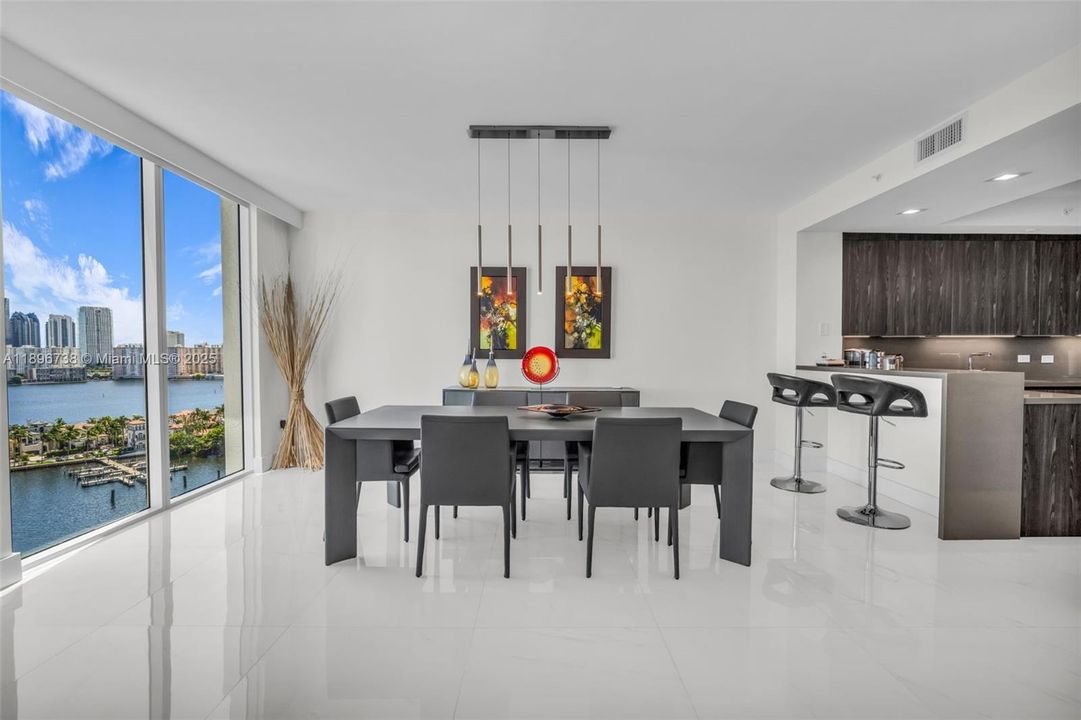 For Sale: $2,400,000 (3 beds, 3 baths, 3264 Square Feet)