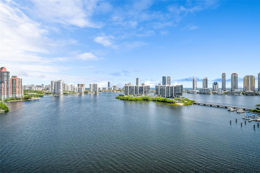 For Sale: $2,400,000 (3 beds, 3 baths, 3264 Square Feet)