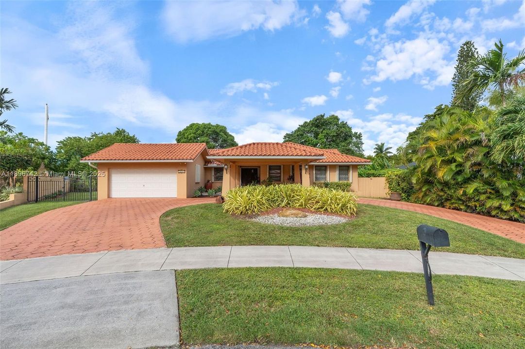 Vendido Recientemente: $939,000 (3 camas, 3 baños, 0 Pies cuadrados)