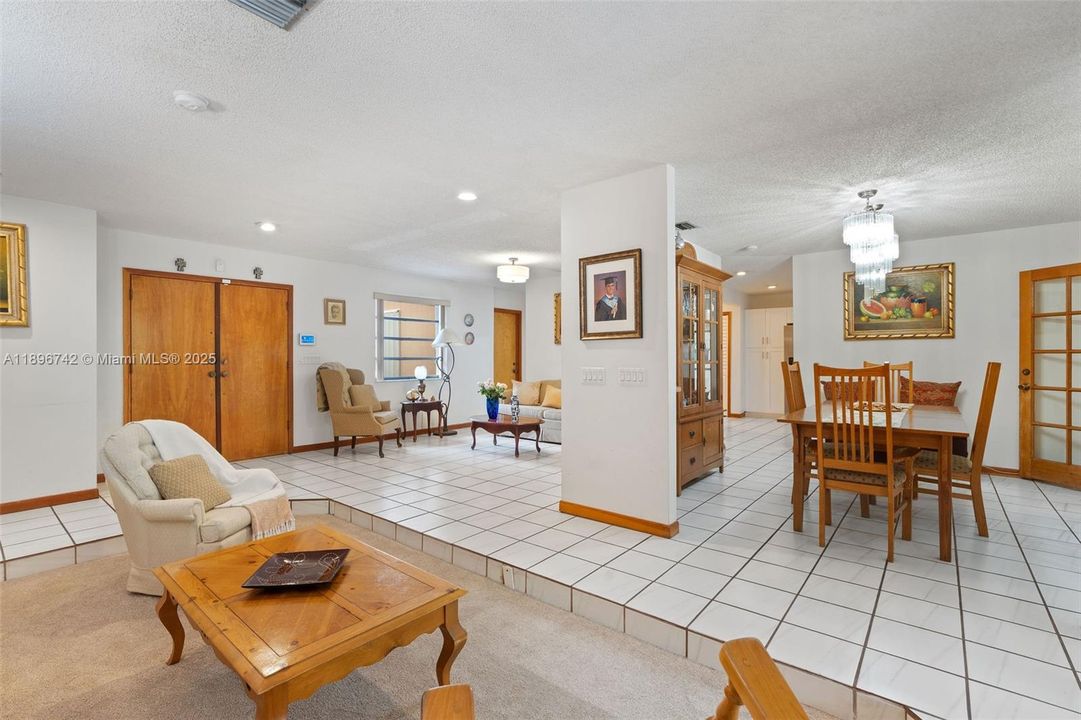 Vendido Recientemente: $939,000 (3 camas, 3 baños, 0 Pies cuadrados)