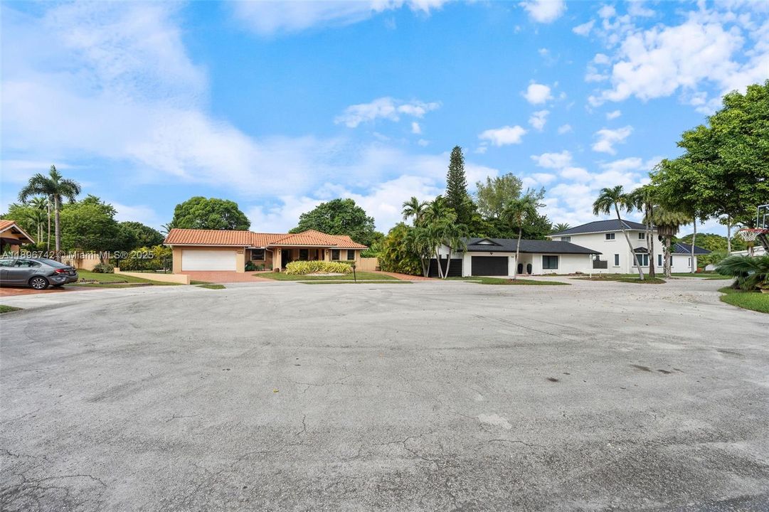 Vendido Recientemente: $939,000 (3 camas, 3 baños, 0 Pies cuadrados)