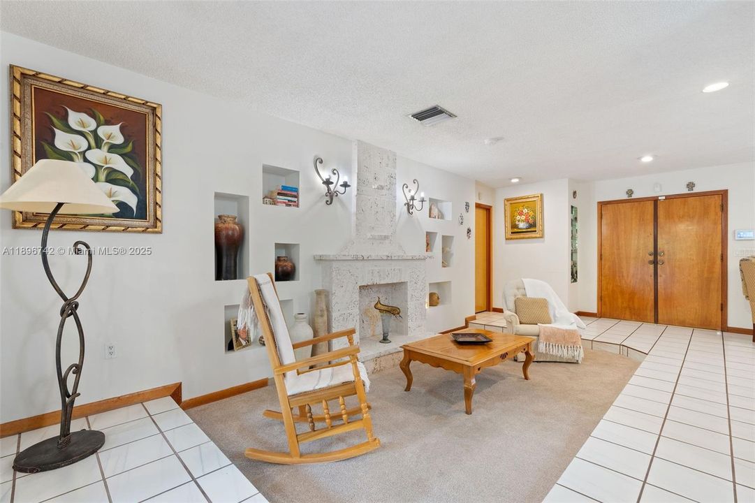 Vendido Recientemente: $939,000 (3 camas, 3 baños, 0 Pies cuadrados)