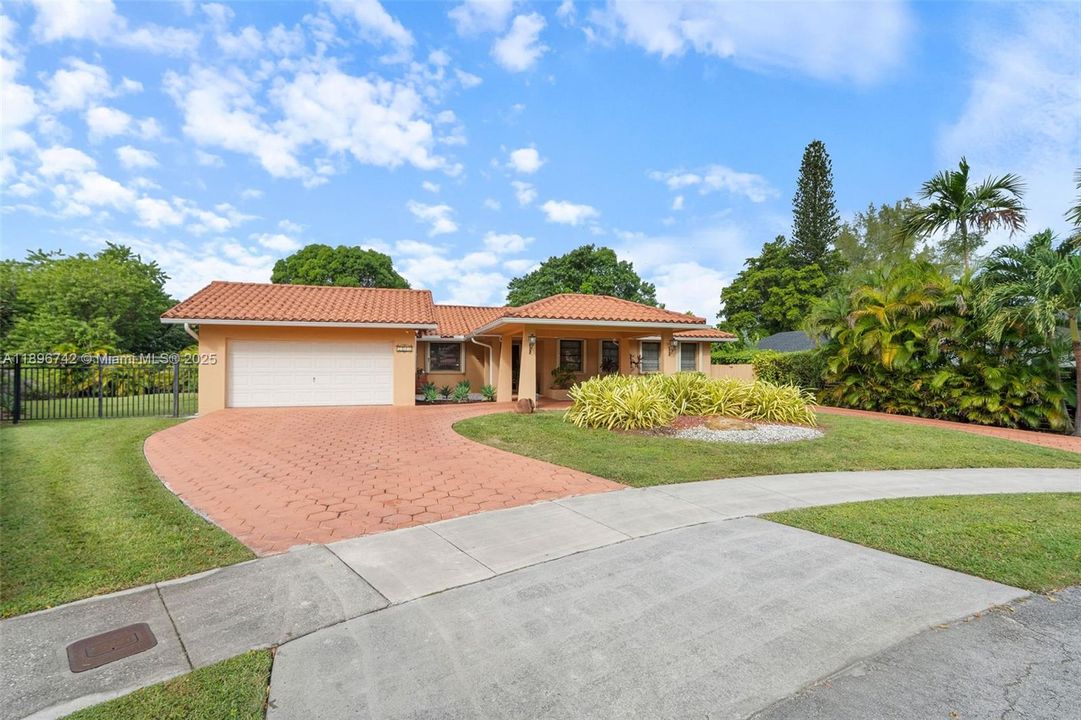 Vendido Recientemente: $939,000 (3 camas, 3 baños, 0 Pies cuadrados)