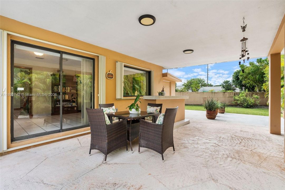 Vendido Recientemente: $939,000 (3 camas, 3 baños, 0 Pies cuadrados)