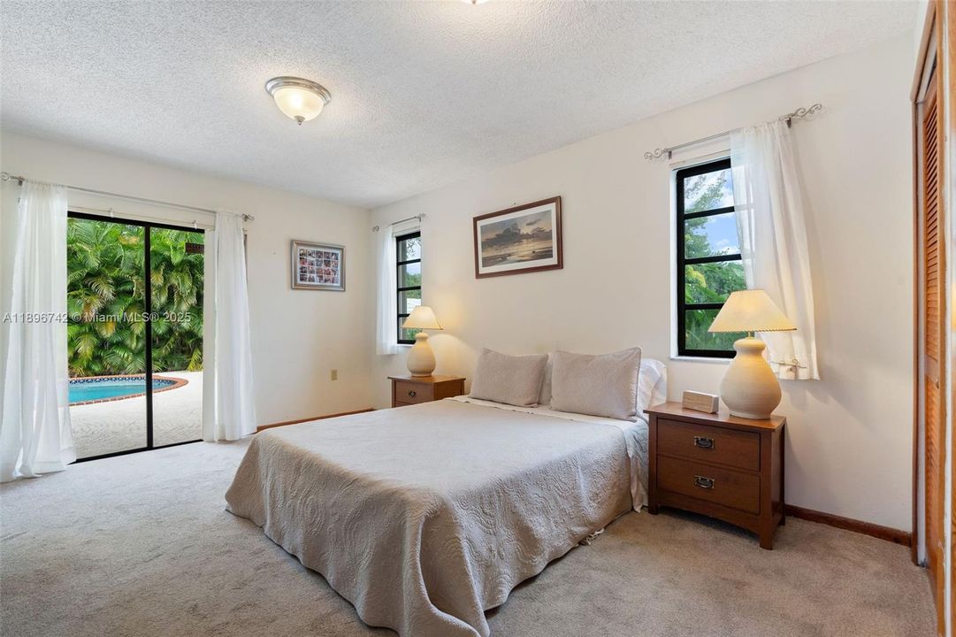 Vendido Recientemente: $939,000 (3 camas, 3 baños, 0 Pies cuadrados)